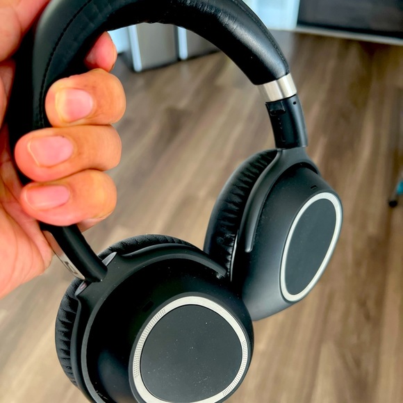 Sennheiser PXC550 Wireless Adaptive Noise Cancellation Headphones - Picture 2 of 5